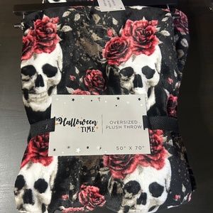 Spooky Skull & Roses Oversized Throw